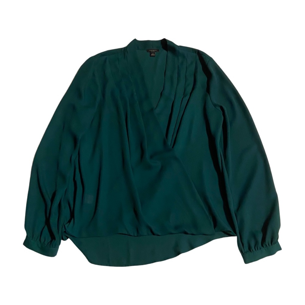 Ann Taylor V-Neck long sleeve Green